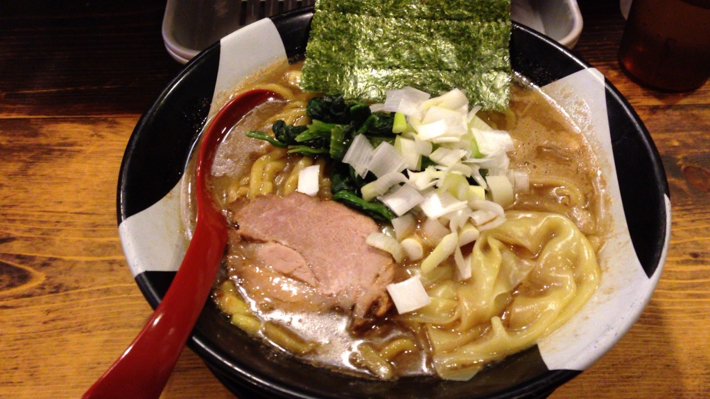 煮干しラーメン820円中盛 あとからライスも！