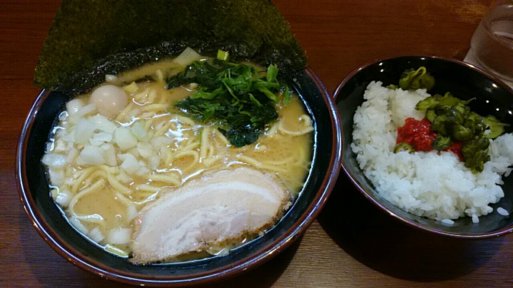 醤油ラーメン固め＆濃いめ、あと小ライス