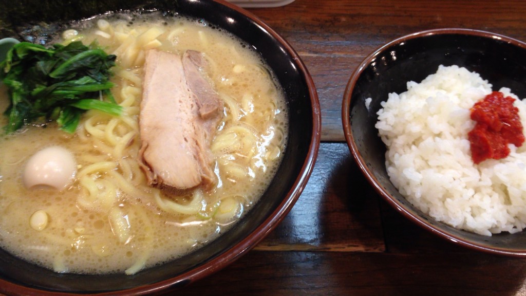 醤油ラーメン並＋小ライス、50円とお得！