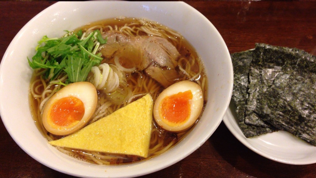 特製旨口ラーメン850円、海苔は別皿で。(2015.04.10)