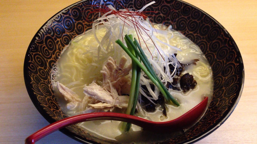 鶏ガラ塩ラーメン、後からおじやのごはんも。