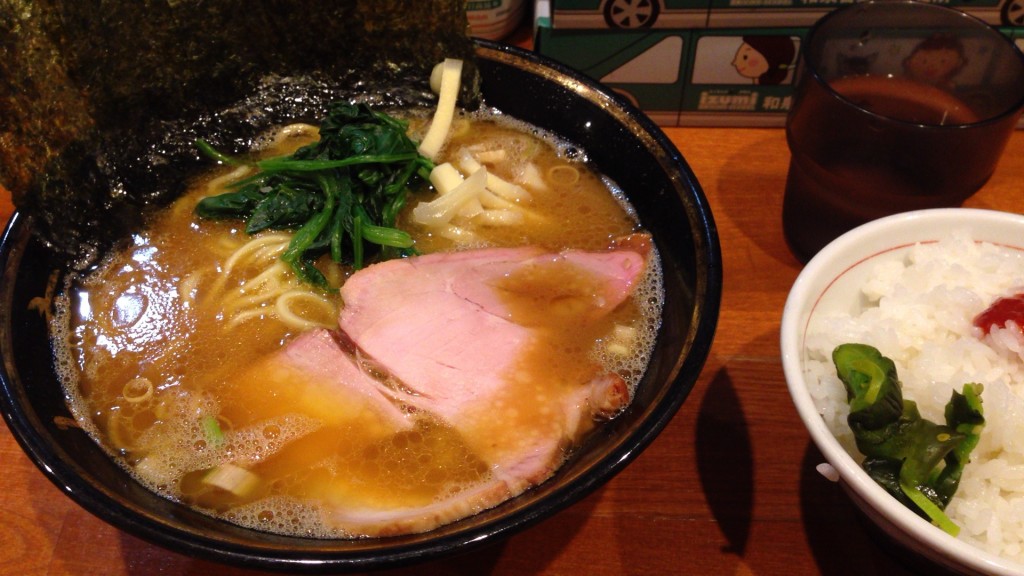 醤油ラーメン並 かため+濃いめ +ライス