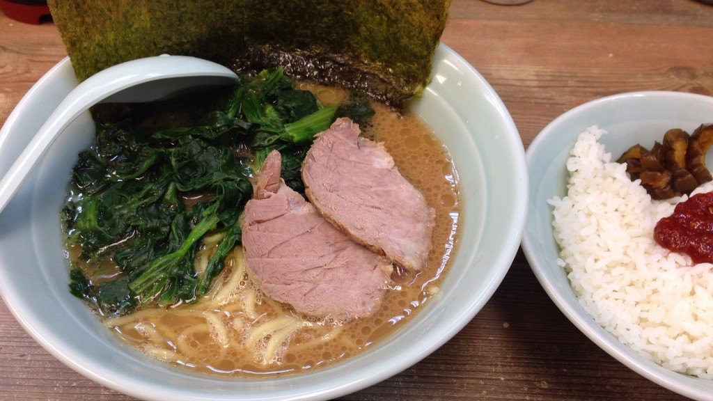 ラーメン並＋ほうれん草＋無料ライス中