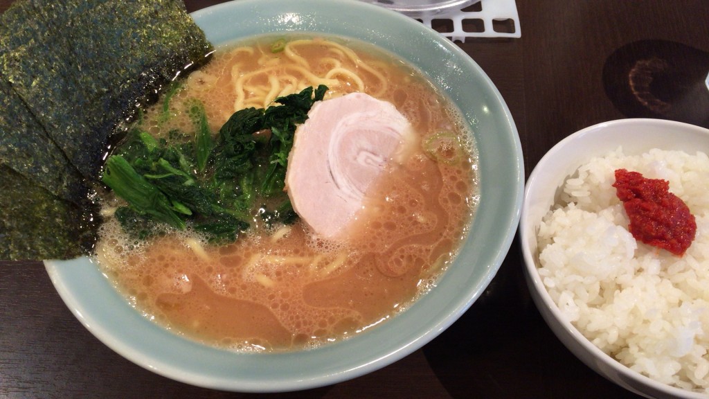 ラーメン＋ライス、正統派の家系！