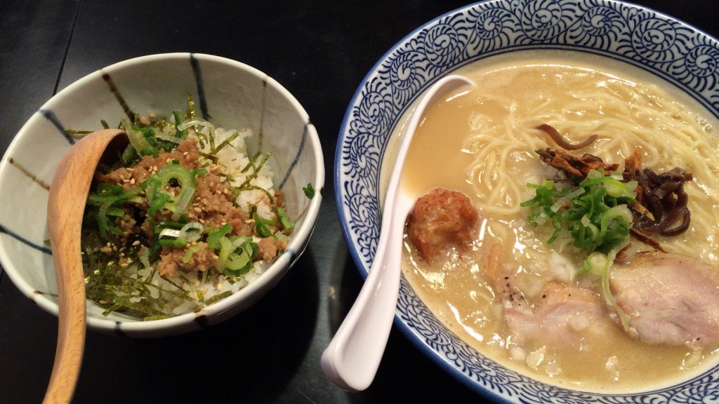 超濃厚鶏白湯ラーメン+Aセットの鶏そぼろめし