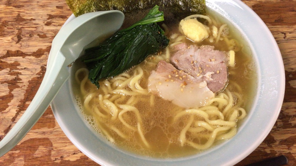 ラーメン並+国産ほうれんそう、しゃきしゃき！