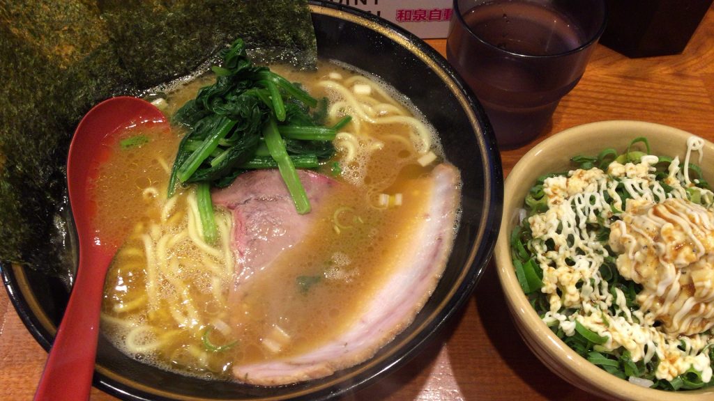 ラーメン並＋ねぎ玉めし、美味し！