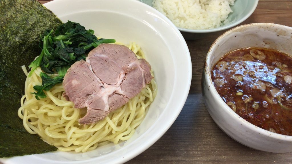 つけ麺中盛、魚介の風味がフワッと。